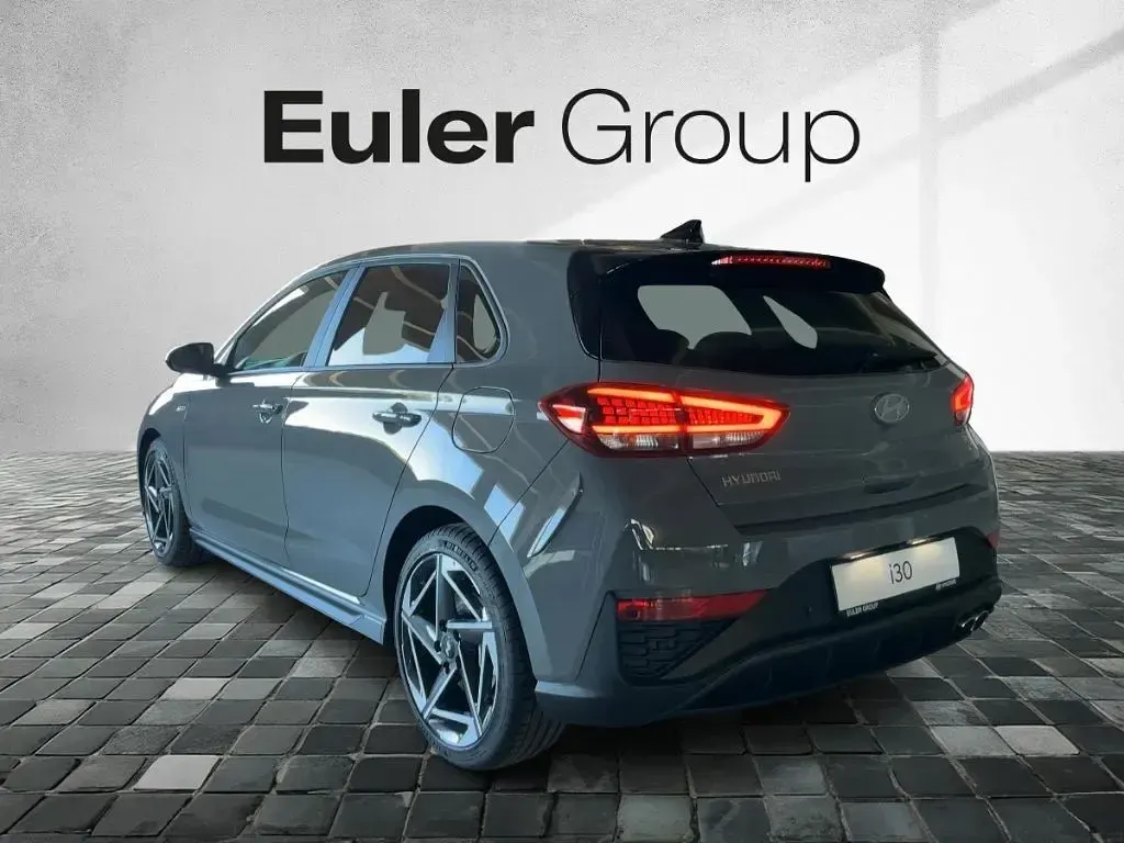 Neu Hyundai i30 150 PS (110 kW) 2026 Grau Limousine