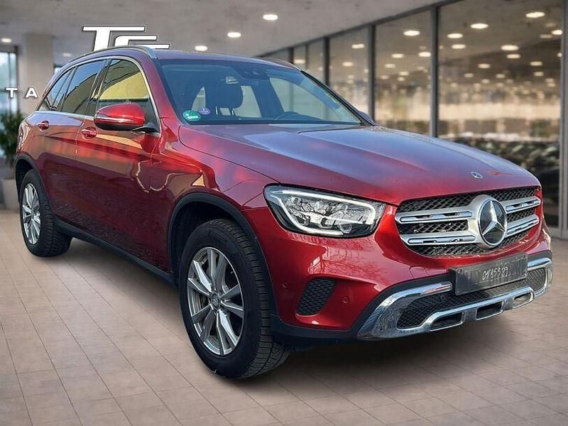 Gebraucht Mercedes GLC300e 320 PS (235 kW) 2022 Rot SUV