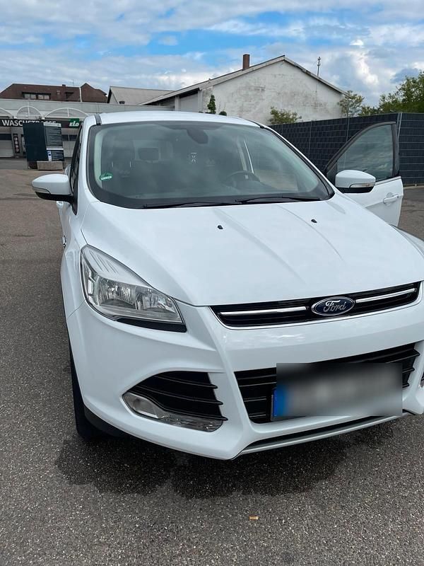Gebraucht Ford Kuga 149 PS (109 kW) 2015 Weiß SUV