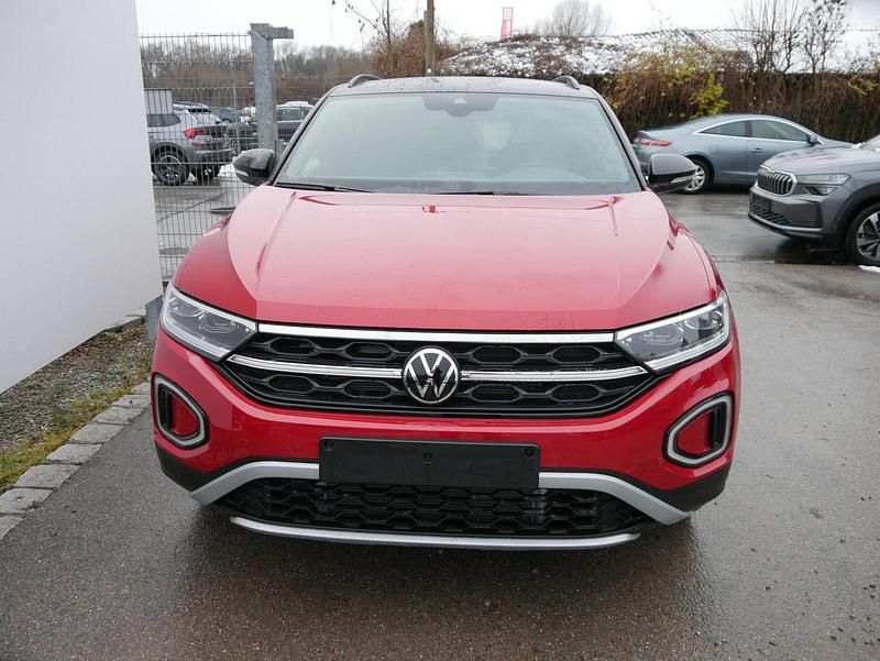 Neu VW T-Roc Style 150 PS (110 kW) 2025 Kings red metallic/dach schwarz SUV