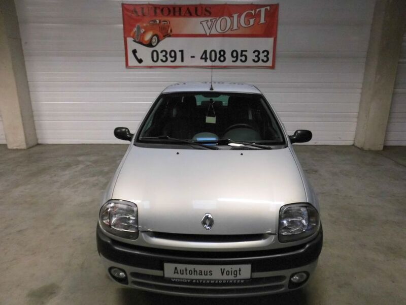 Gebraucht Renault Clio II 75 PS (55 kW) 2000 Silber Limousine