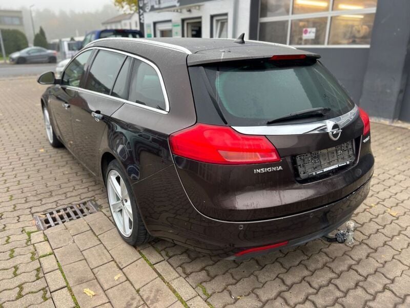 Gebraucht Opel Insignia Innovation 160 PS (117 kW) 2012 Braun Kombi