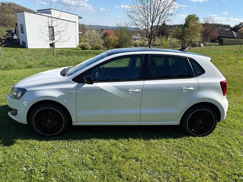 Gebraucht VW Polo Life 90 PS (66 kW) 2014 Weiß Kleinwagen