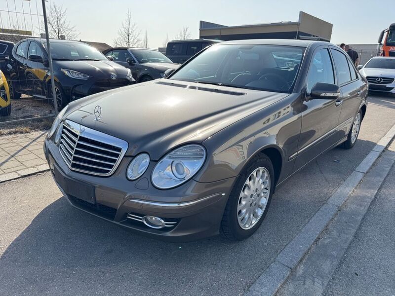Grau Gebraucht 2008 Mercedes E280 Limousine | 9.960 € (Teuer) - Bild 1/4