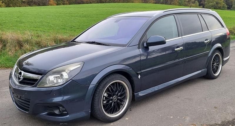 Blau Gebraucht 2009 Opel Vectra Kombi | 2.890 € (Etwas zu teuer) - Bild 1/4