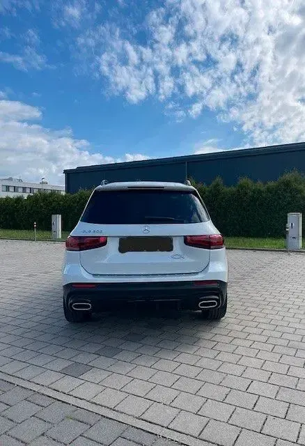 Gebraucht Mercedes GLB200 AMG 163 PS (119 kW) 2023 Weiß SUV