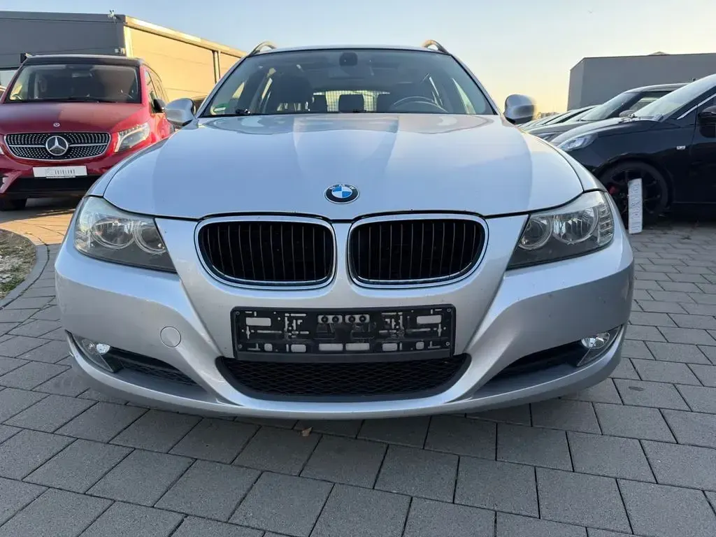 Gebraucht BMW 320 Sport Line 170 PS (125 kW) 2009 Silber Kombi