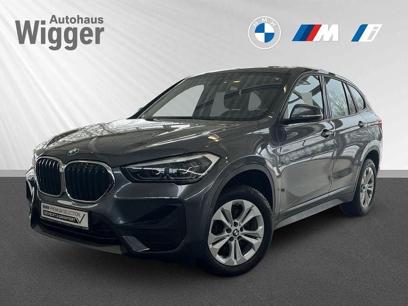 Mineralgrau metallic Gebraucht 2021 BMW X1 Advantage SUV | 25.900 € (Fairer Preis) - Bild 1/4