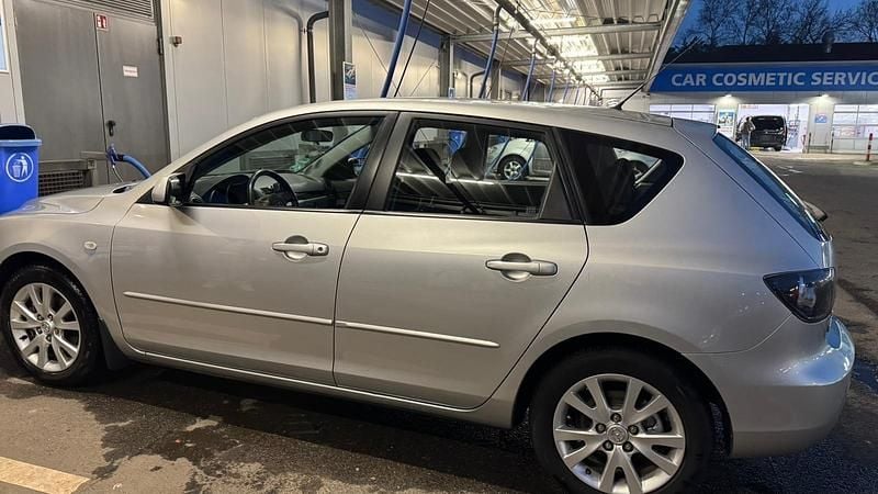Usata Mazda 3 105 CV (77 kW) 2006 Argento Utilitaria