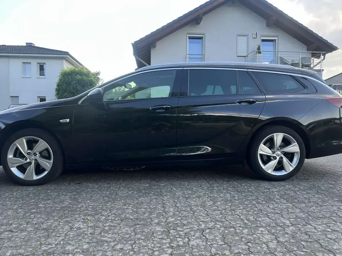 Gebraucht Opel Insignia Innovation 209 PS (153 kW) 2019 Schwarz Kombi