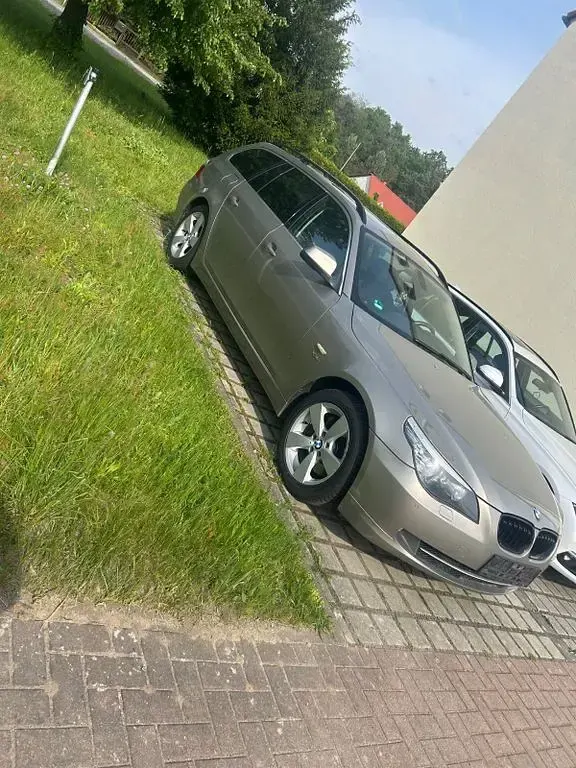 Gebraucht BMW 525 Lifestyle 250 PS (183 kW) 2009 Beige Kombi
