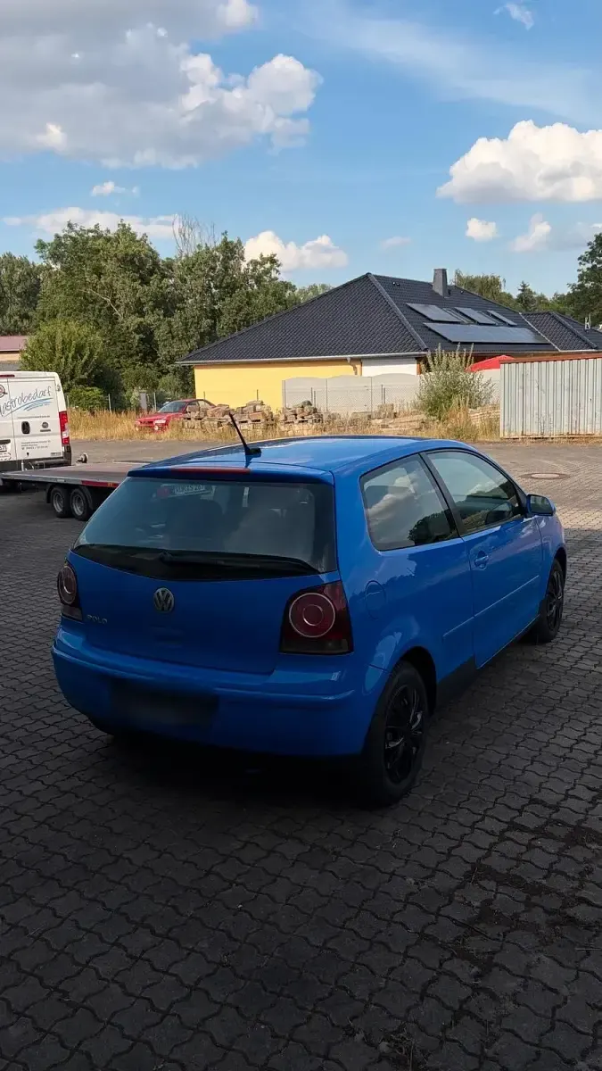 Gebraucht VW Polo 64 PS (47 kW) 2003 Blau Kleinwagen