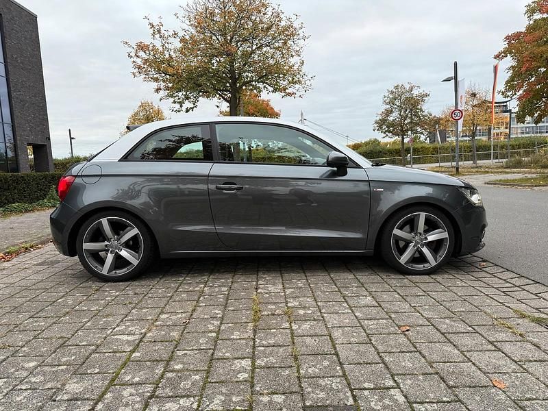 Gebraucht Audi A1 S-Line 122 PS (89 kW) 2011 Grau Kleinwagen