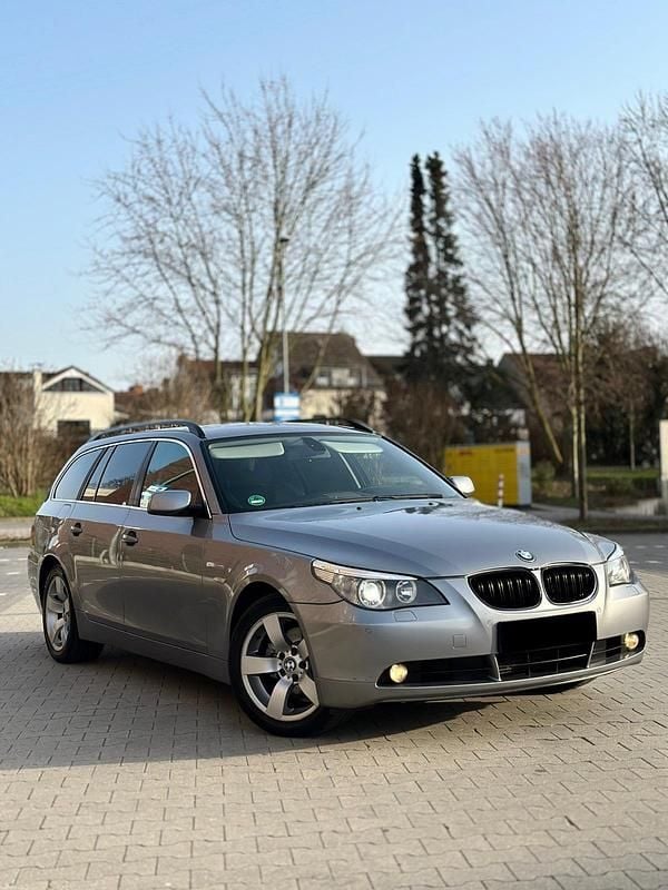Gebraucht BMW 525 190 PS (139 kW) 2004 Grau Limousine