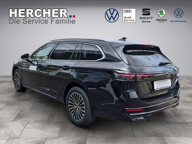 Gebraucht VW Passat Elegance 150 PS (110 kW) 2025 Schwarz Limousine