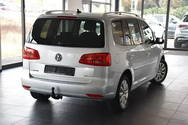 Gebraucht VW Touran Highline 140 PS (102 kW) 2014 Silber Van / Kleinbus