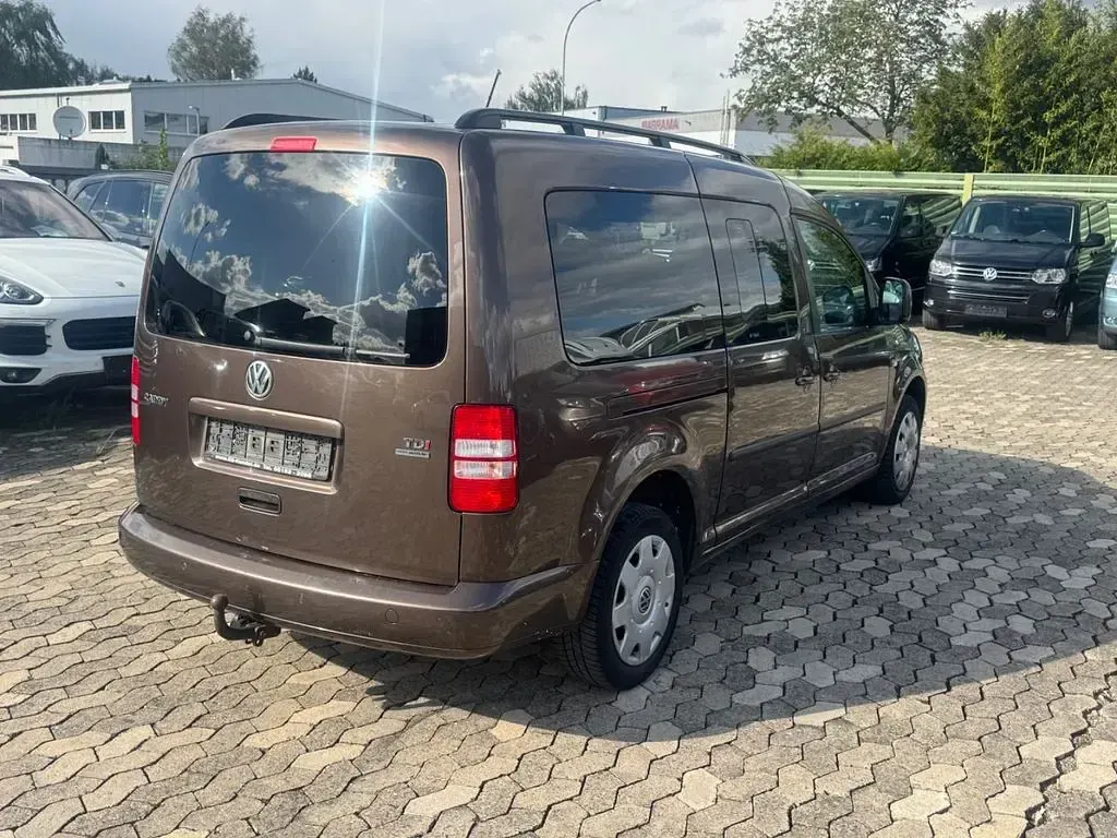 Gebraucht VW Caddy Trendline 102 PS (75 kW) 2015 Braun Van / Kleinbus