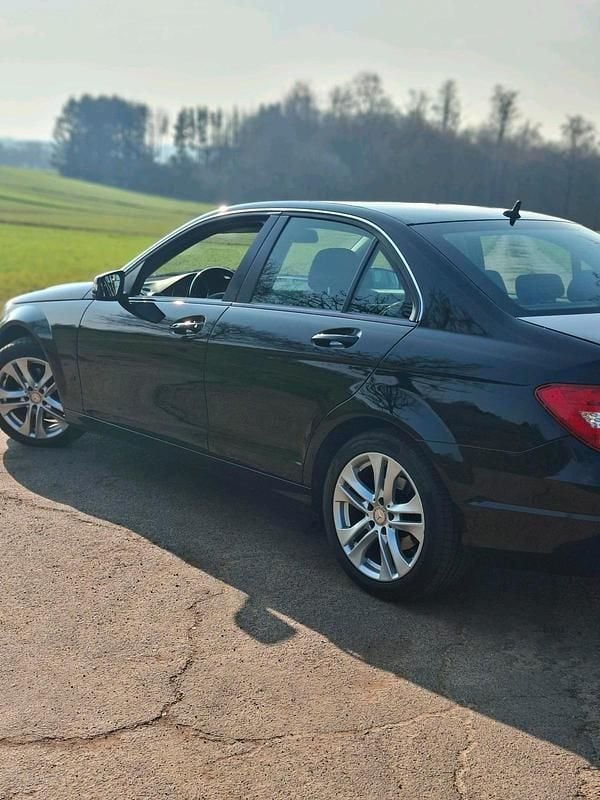 Gebraucht Mercedes C180 156 PS (114 kW) 2013 Schwarz Limousine