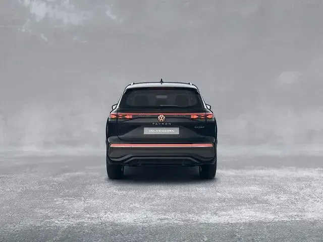 Gebraucht VW Tayron Elegance 204 PS (150 kW) 2025 Grenadillschwarz metallic SUV