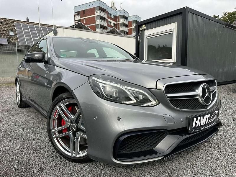 Palladiumsilber metalliclack Gebraucht 2014 Mercedes E63S AMG AMG Limousine | 34.500 € - Bild 1/4