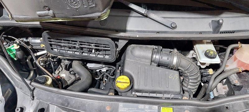 Gebraucht Opel Vivaro 145 PS (106 kW) 2009 Schwarz Van / Kleinbus