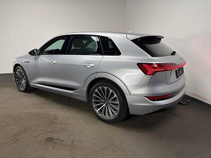Second-hand Audi e-tron Advanced Plus 300 kW (408 CP) 2020 Argintiu SUV