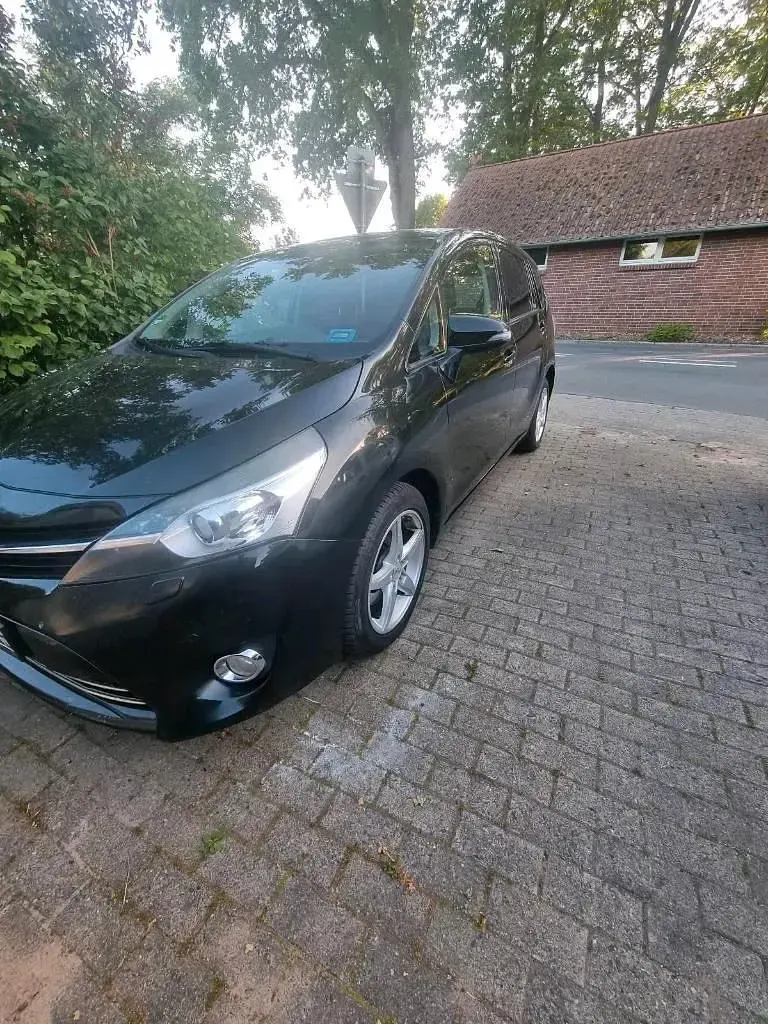 Gebraucht Toyota Verso 177 PS (130 kW) 2014 Schwarz Van / Kleinbus