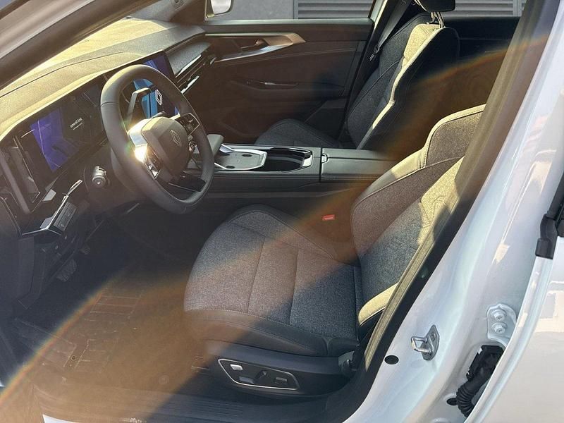 Gebraucht Renault Austral Techno 158 PS (116 kW) 2025 Perlmuttweiß + blackpearlsch SUV