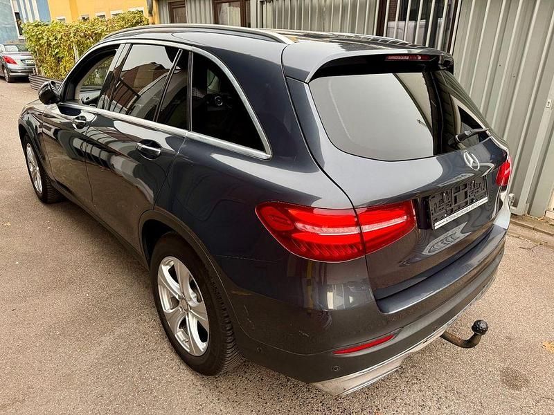 Gebraucht Mercedes GLC250 AMG line 204 PS (150 kW) 2015 Tenoritgrau  metalliclack SUV