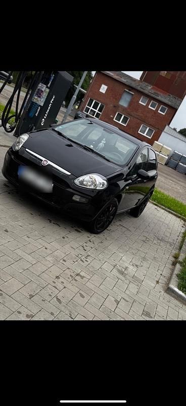 Schwarz Gebraucht 2010 Fiat Grande Punto Kleinwagen | 1.750 € (Fairer Preis) - Bild 1/4