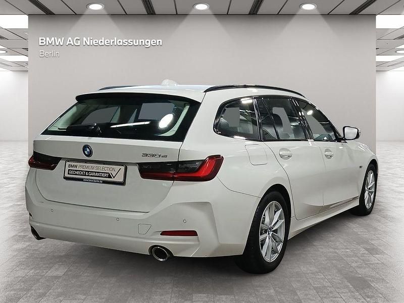 Gebraucht BMW 330e 292 PS (214 kW) 2022 Weiß Kombi