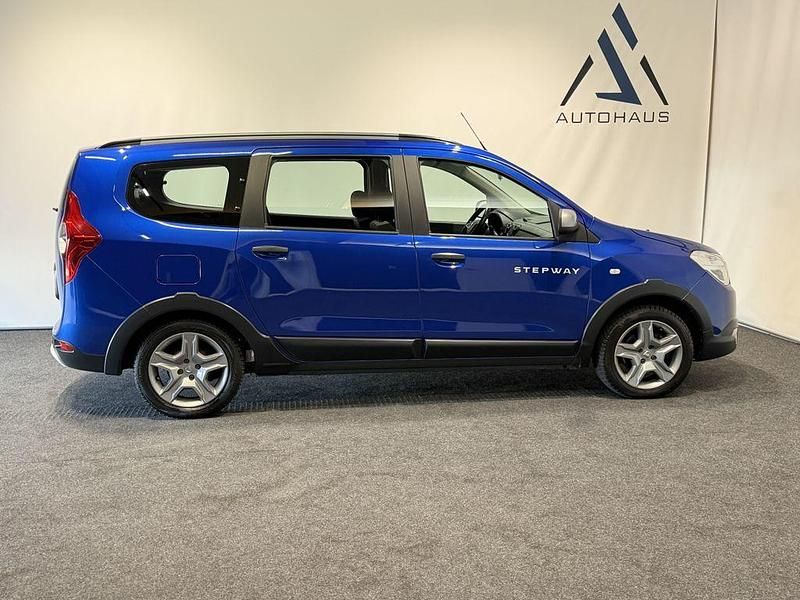 Gebraucht Dacia Lodgy Stepway 116 PS (85 kW) 2022 Blau Van / Kleinbus