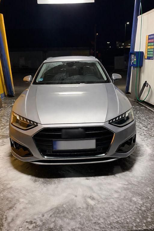 Gebraucht Audi A4 Ambiente 163 PS (119 kW) 2021 Silber Kombi