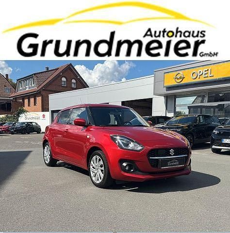 Burning red pearl metallic Gebraucht 2022 Suzuki Swift Comfort Kleinwagen | 13.999 € (Fairer Preis) - Bild 1/4