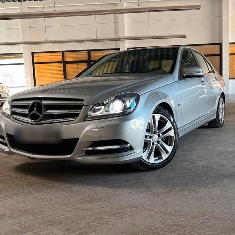 Gebraucht Mercedes C180 Avantgarde 156 PS (114 kW) 2012 Silber Limousine