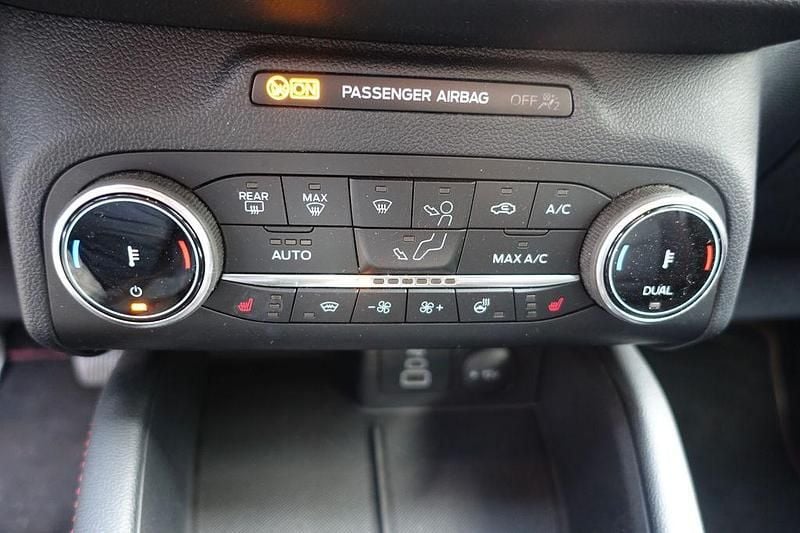 Gebraucht Ford Kuga ST-Line X 150 PS (110 kW) 2024 Rot SUV