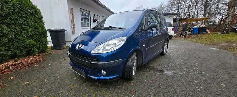 Blau Gebraucht 2005 Peugeot 1007 Van / Kleinbus | 1.999 € (Guter Preis) - Bild 1/4