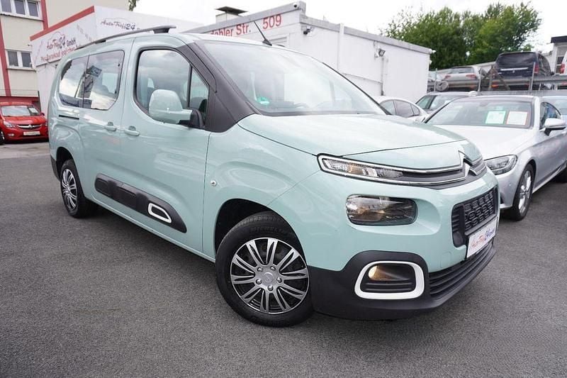 Grün Gebraucht 2019 Citroën Berlingo Live Van / Kleinbus | 20.490 € (Teuer) - Bild 1/4