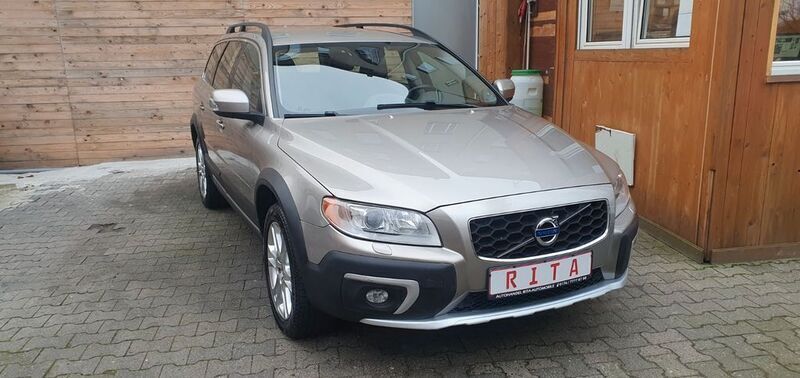 Grau Gebraucht 2014 Volvo XC70 SUV | 14.980 € (Guter Preis) - Bild 1/4