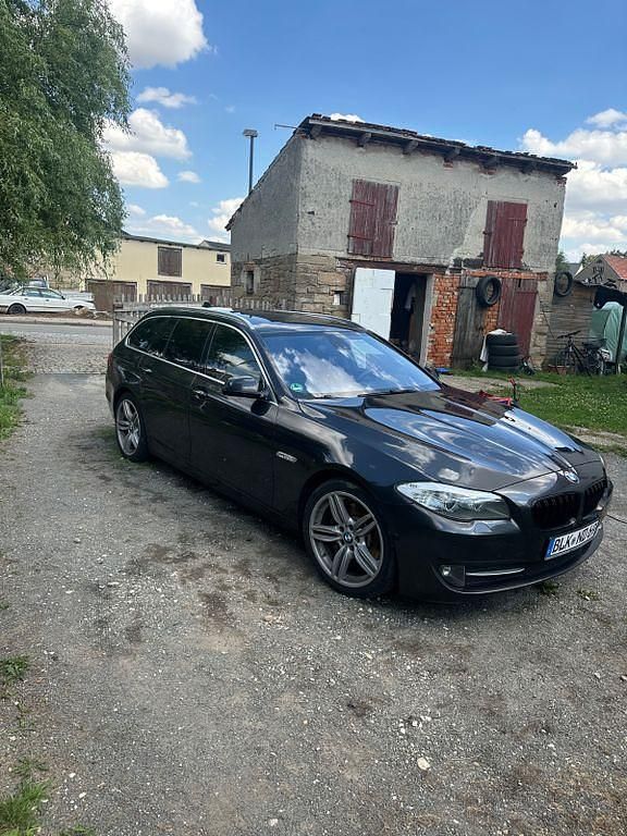 Gebraucht BMW 530 258 PS (189 kW) 2012 Kombi