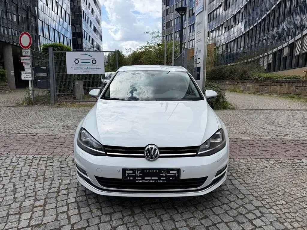 Second-hand VW Golf VII LOUNGE 110 CP (80 kW) 2015 Alb Berlinǎ