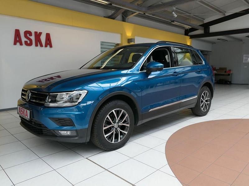 Blau Gebraucht 2018 VW Tiguan SUV | 24.490 € (Fairer Preis) - Bild 1/4