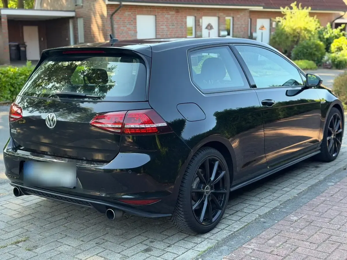 Gebraucht VW Golf VII GTI 220 PS (161 kW) 2015 Schwarz Limousine