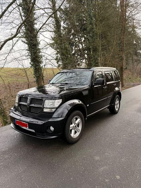 Schwarz Gebraucht 2012 Dodge Nitro SXT SUV | 10.750 € (Fairer Preis) - Bild 1/4