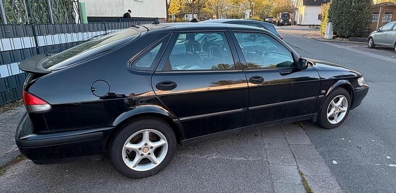 Second-hand Saab 9-3 150 CP (110 kW) 2000 Negru Berlinǎ