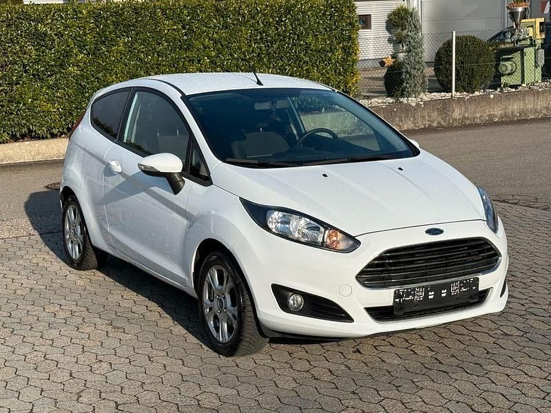 Gebraucht Ford Fiesta Titanium 101 PS (74 kW) 2014 Weiß Kleinwagen