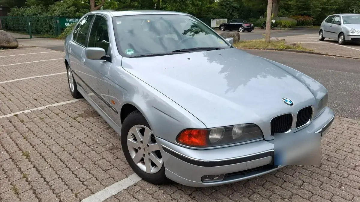 Gebraucht BMW 528 193 PS (141 kW) 1997 Silber Limousine