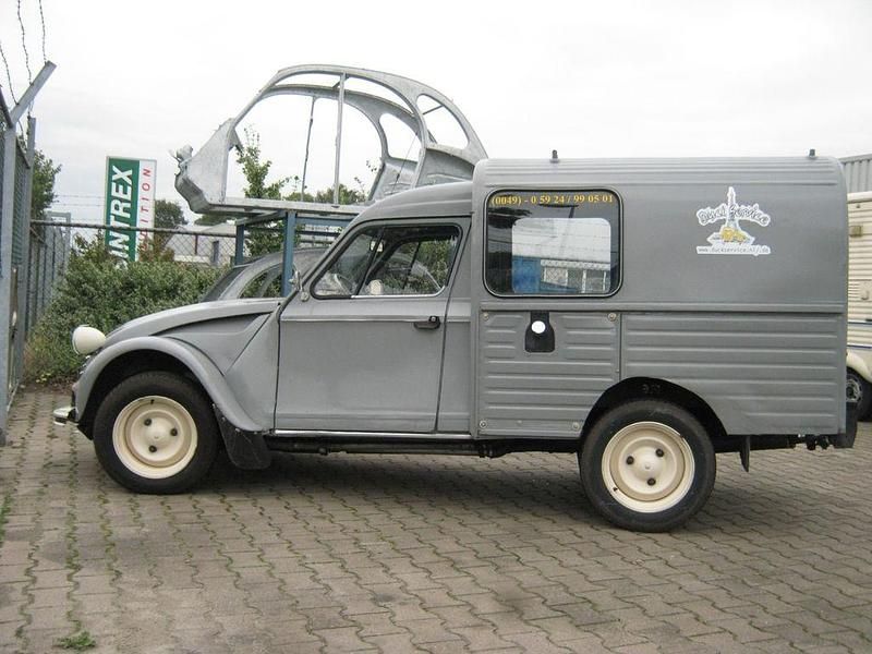Grau Gebraucht 1974 Citroën Ami Super Van / Kleinbus | 20.000 € - Bild 1/4