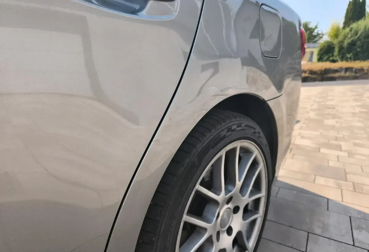 Gebraucht Toyota Avensis 124 PS (91 kW) 2012 Silber Kombi