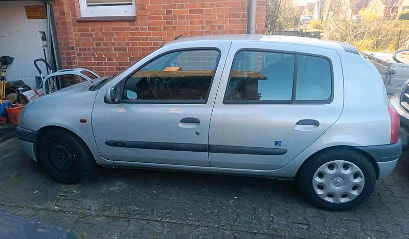 Second-hand Renault Clio II 2000 Gri Hatchback